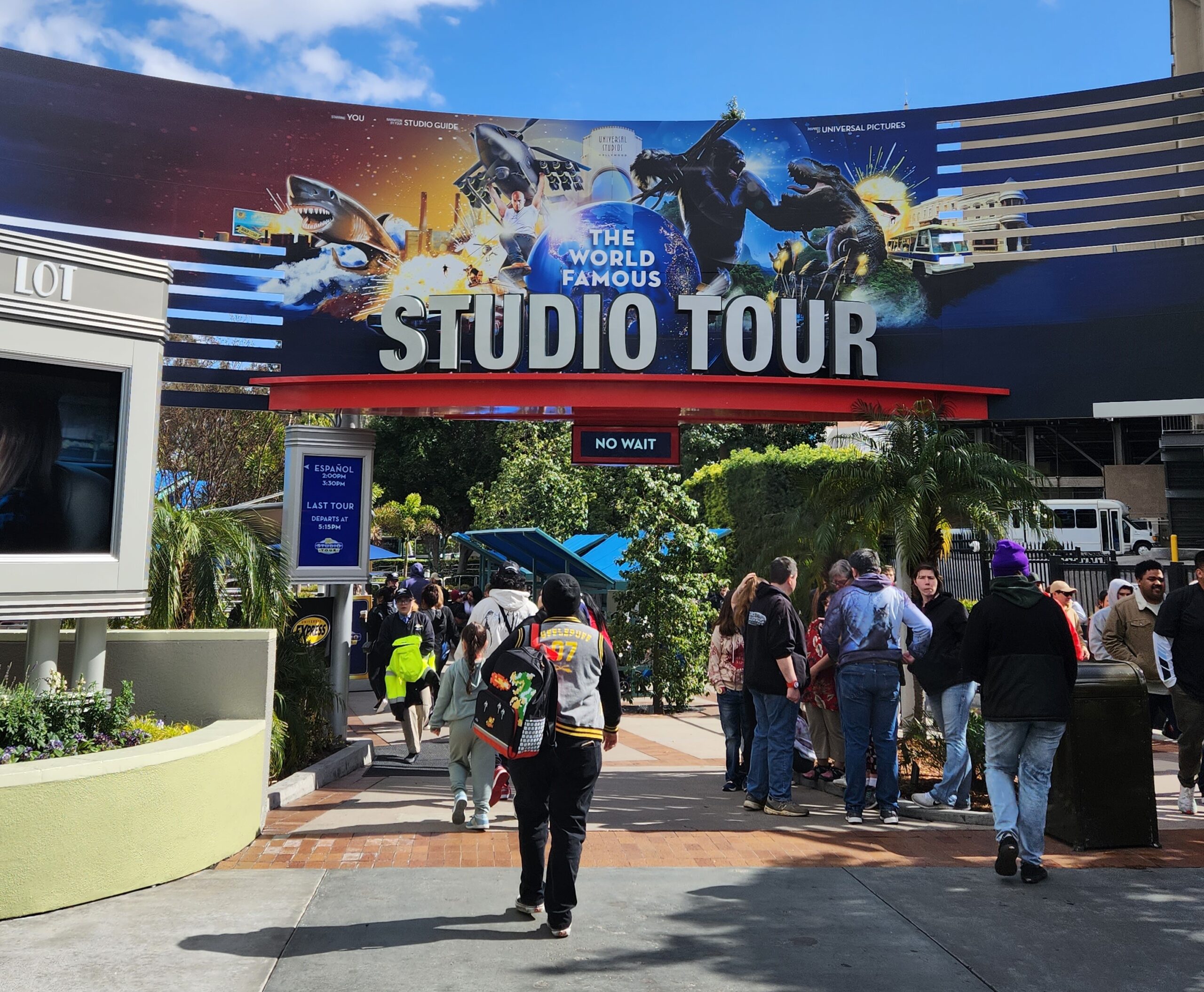 universal studios hollywood tour hours